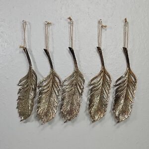 Plastic glitter in gold Feather Wall Decor or Ornament Set of 5